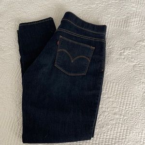 Levi’s stretch pull on jegging